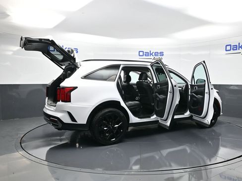 Certified 2023 Kia Sorento SX image 58