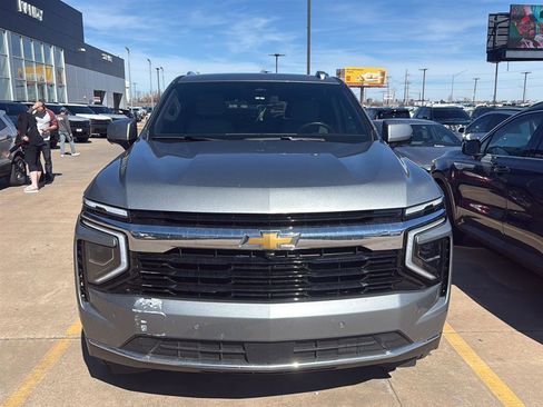 Used 2025 Chevrolet Tahoe LS image 3