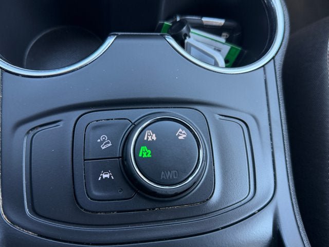 Used 2024 GMC Terrain SLE AWD/4WD image 17