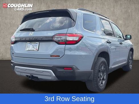 Used 2025 Honda Pilot TrailSport image 10