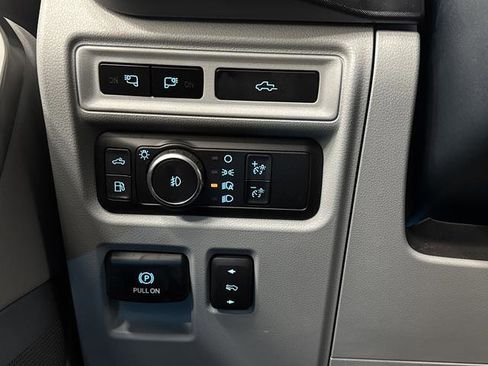 Used 2023 Ford F150 Limited image 27