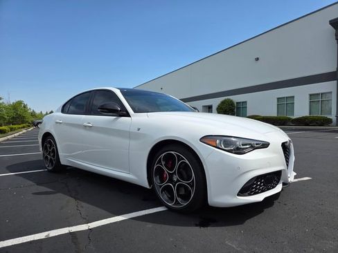 Used 2024 Alfa Romeo Giulia Ti AWD/4WD image 63