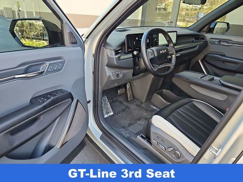 Used 2024 Kia EV9 GT-Line AWD/4WD image 2