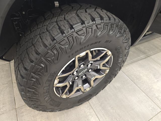 Used 2024 Chevrolet Colorado ZR2 w/ ZR2 Convenience Package III AWD/4WD image 43