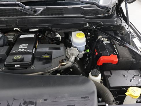 Used 2024 RAM 2500 Laramie w/ Night Edition AWD/4WD image 18