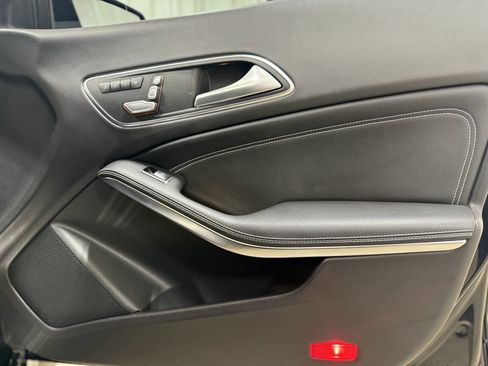 Used 2019 Mercedes-Benz CLA 250 4MATIC image 26