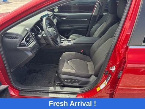 Used 2023 Toyota Camry LE image 2