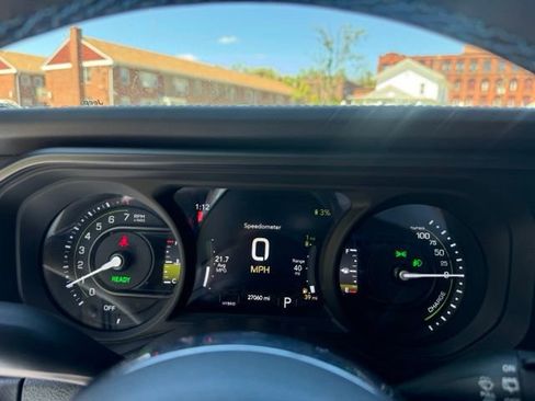 Used 2024 Jeep Wrangler High Altitude AWD/4WD image 20