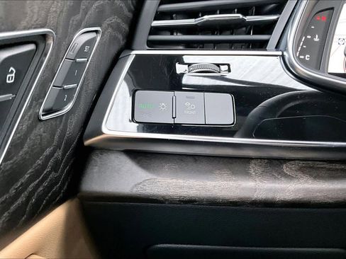 Used 2023 Audi Q8 Premium w/ Black Optic Package image 36