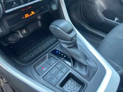 Certified 2024 Toyota RAV4 LE AWD/4WD image 22