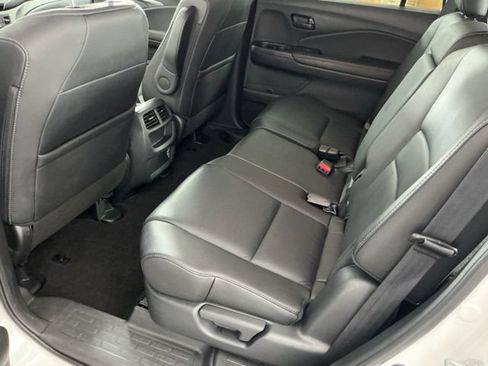 Used 2023 Honda Passport EX-L image 10