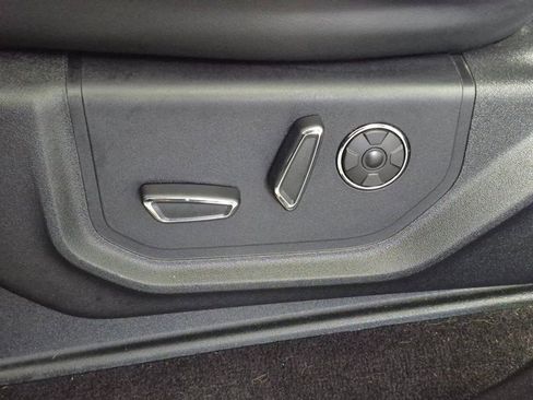 Used 2019 Ford F150 Platinum w/ Equipment Group 701A Luxury image 15