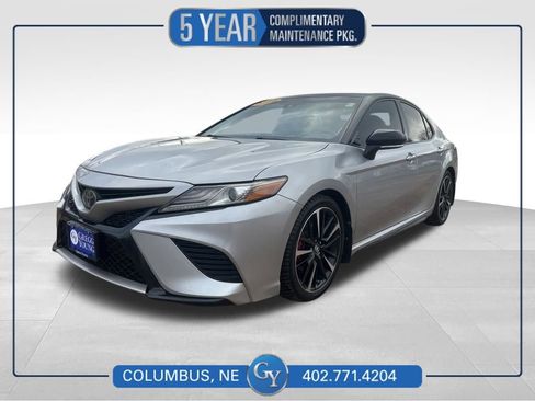 Used 2019 Toyota Camry XSE image 1