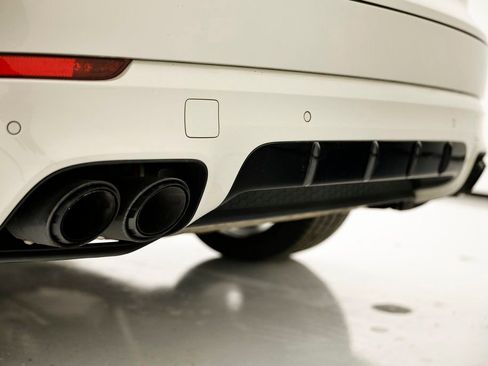 Used 2023 Porsche Cayenne image 15