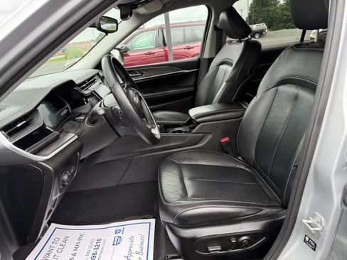 Used 2022 Jeep Grand Cherokee L Limited image 11