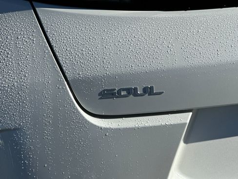Certified 2025 Kia Soul S image 27