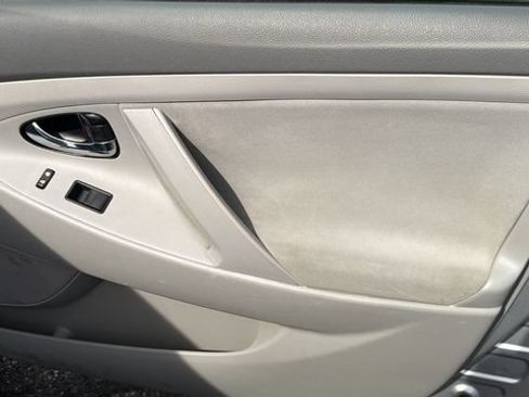 Used 2007 Toyota Camry LE FWD image 29