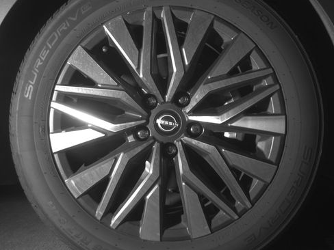 Used 2025 Nissan Altima 2.5 SV FWD image 13