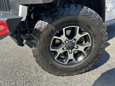 Used 2021 Jeep Wrangler Unlimited Rubicon w/ Dual Top Group AWD/4WD image 12