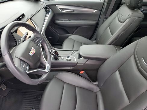 Used 2024 Cadillac XT6 Luxury AWD/4WD image 5