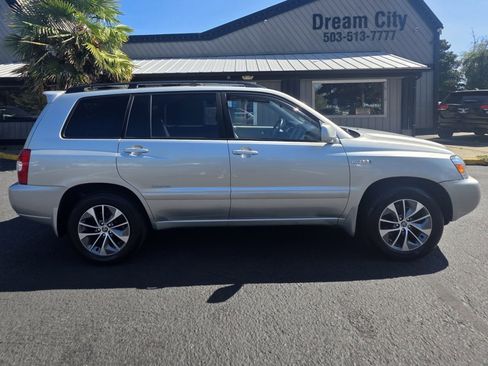 Used 2006 Toyota Highlander Limited image 3