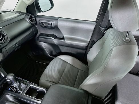 Certified 2020 Toyota Tacoma SR w/ SR Convenience Package AWD/4WD image 22