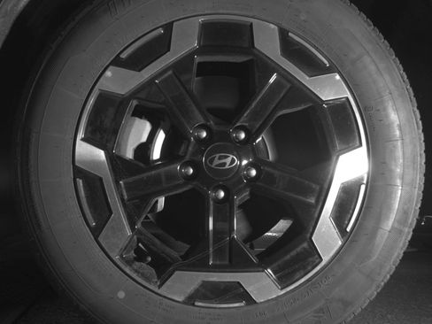 Used 2025 Hyundai Santa Fe SEL AWD/4WD image 15