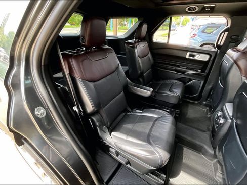 Used 2020 Ford Explorer Platinum w/ Premium Technology Package AWD/4WD image 20