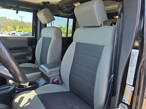 Used 2010 Jeep Wrangler Unlimited Sahara w/ Dual Top Group AWD/4WD image 18