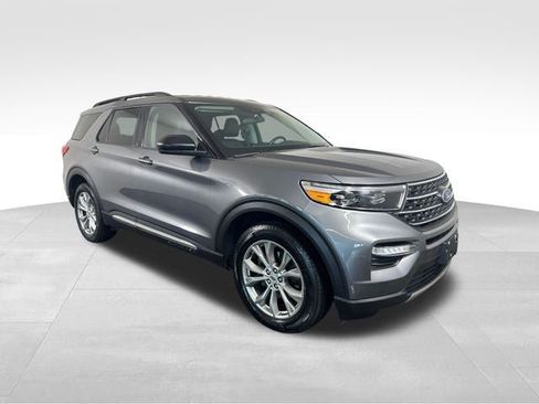 Used 2023 Ford Explorer XLT w/ Equipment Group 202A AWD/4WD image 7