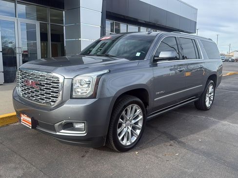 Used 2019 GMC Yukon XL Denali w/ Open Road Package image 9