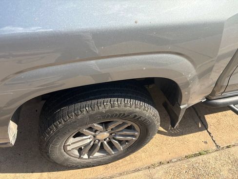 Used 2023 Chevrolet Colorado LT w/ LT Convenience Package RWD image 7