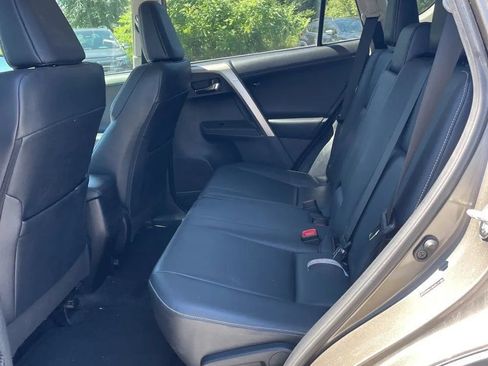 Used 2013 Toyota RAV4 Limited AWD/4WD image 22