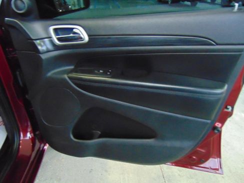 Used 2021 Jeep Grand Cherokee Laredo X RWD image 11