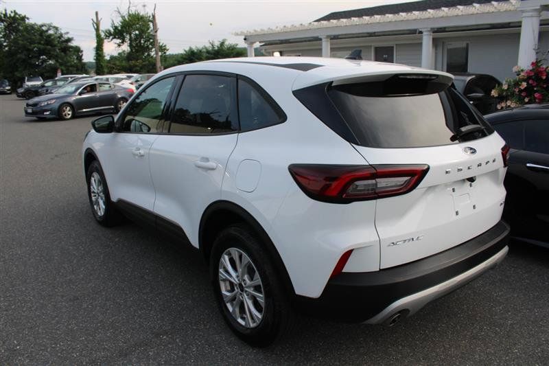 Used 2025 Ford Escape Active AWD/4WD image 5