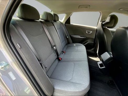 Used 2025 Kia K4 FWD image 23