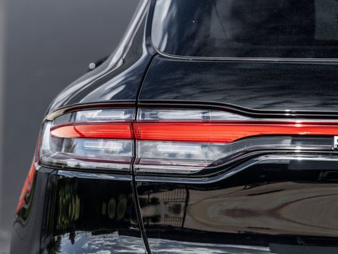 Certified 2026 Porsche Macan S AWD/4WD image 14