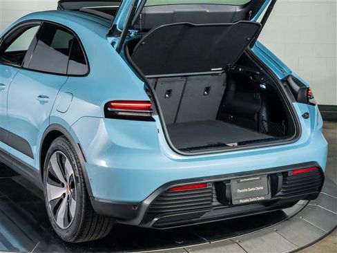 New 2026 Porsche Macan Electric image 35