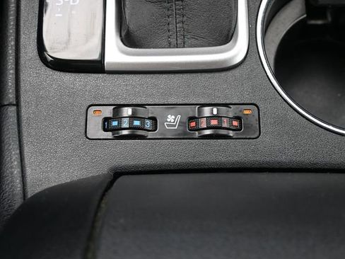 Used 2017 Toyota Highlander Limited AWD/4WD image 23