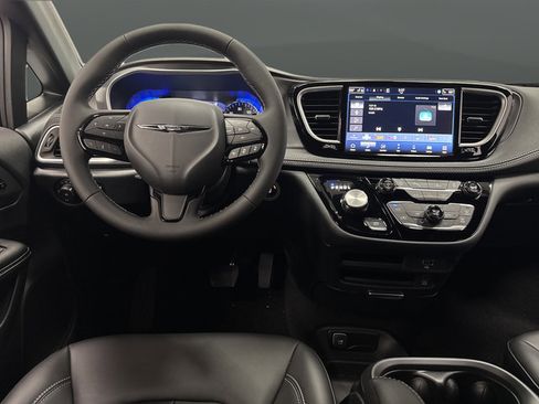 New 2026 Chrysler Pacifica Select AWD/4WD image 5