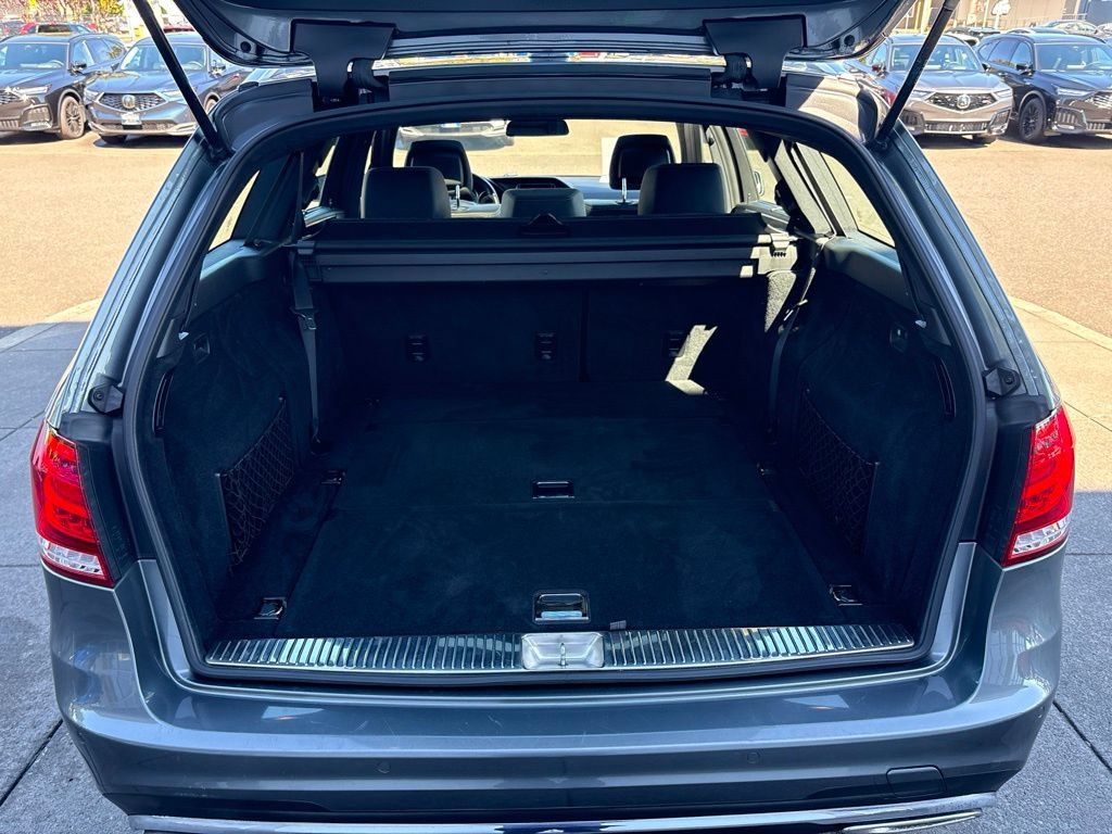 Used 2016 Mercedes-Benz E 350 4MATIC Wagon image 31