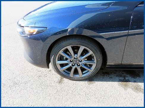 Used 2023 MAZDA MAZDA3 s image 4