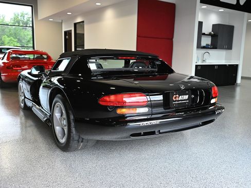 Used 1994 Dodge Viper RT/10 RWD image 3