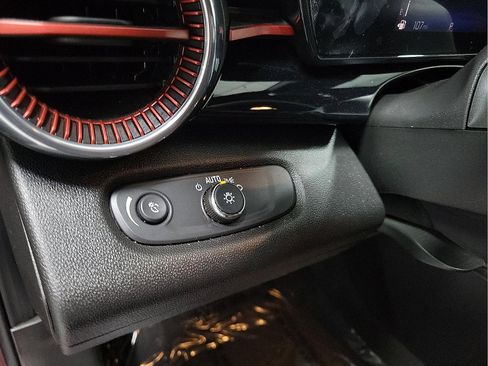 Used 2025 Chevrolet Trax RS w/ Driver Confidence Package image 14