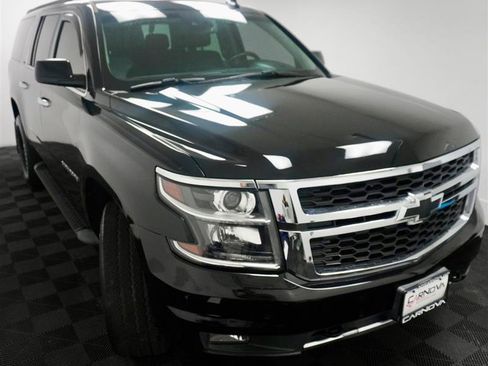 Used 2018 Chevrolet Suburban LT w/ Z71 Midnight Edition image 12