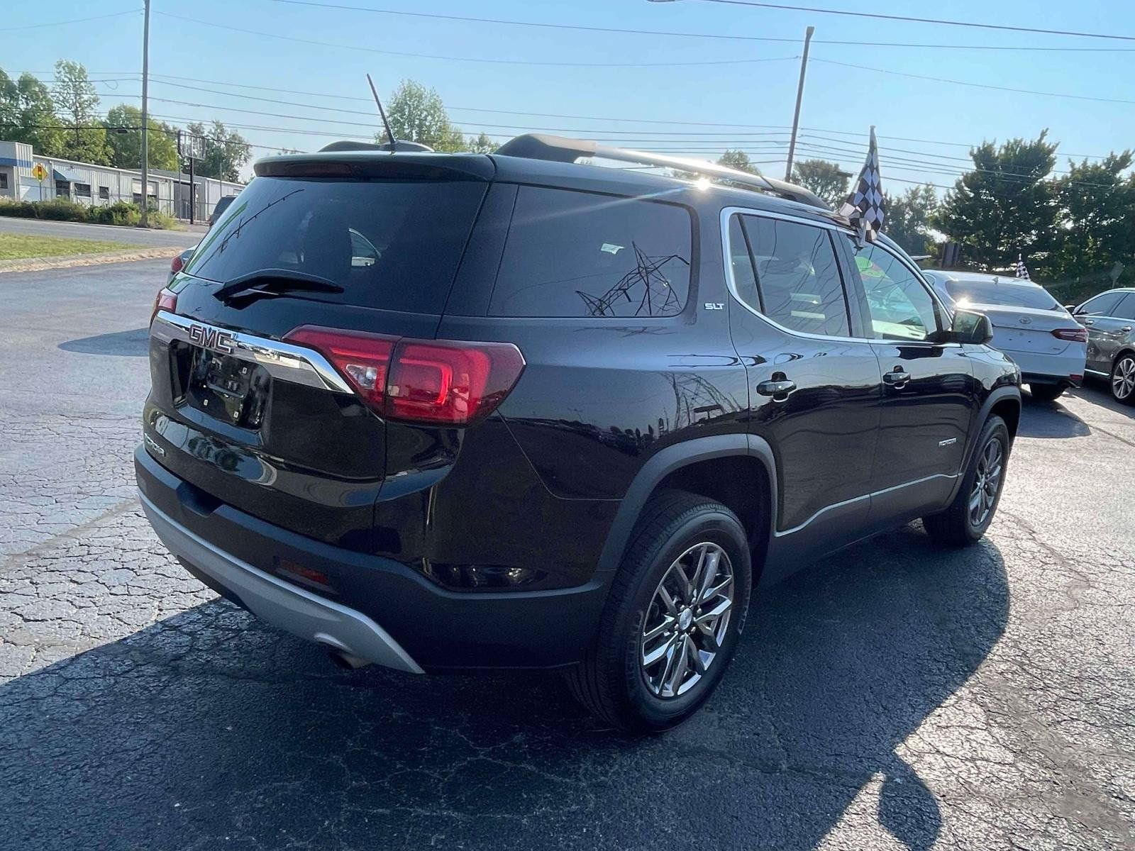 Used 2017 GMC Acadia SLT FWD image 8