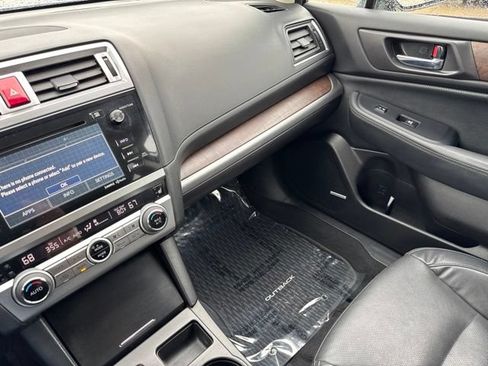 Used 2016 Subaru Outback 2.5i Limited AWD/4WD image 40