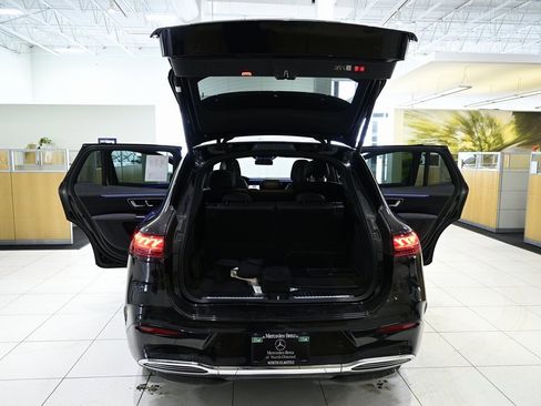 Certified 2023 Mercedes-Benz EQS 580 4MATIC SUV image 16