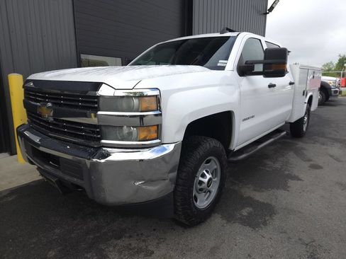 Used 2015 Chevrolet Silverado 2500 W/T w/ WT Convenience Package AWD/4WD image 2