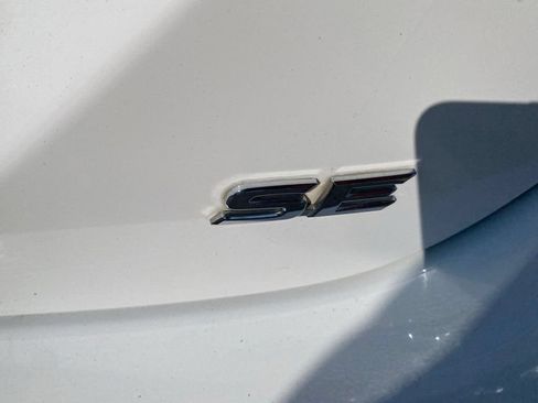 Used 2020 Toyota Camry SE FWD image 15
